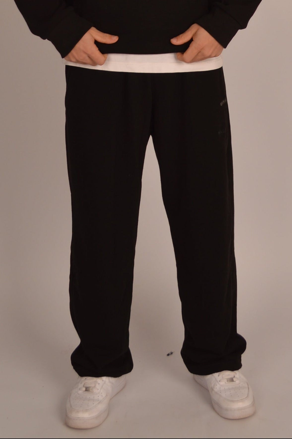 oat sweatpants — black