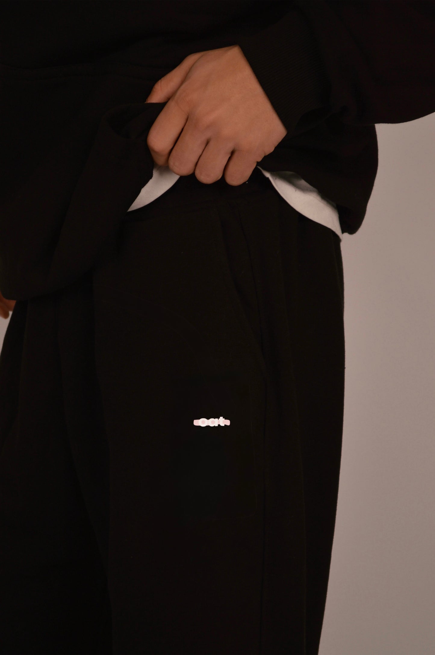 oat sweatpants — black